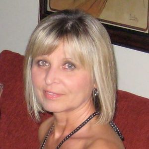 Meet your Posher, Eniko